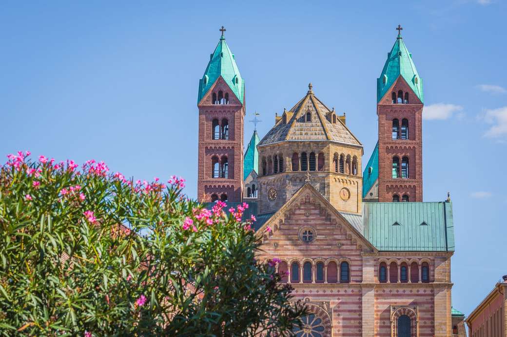 Kościół katedralny w centrum miasta Speyer puzzle online