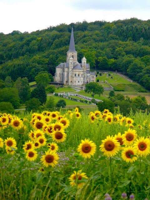 Kościół Notre Dame, Mont przed Sassey, Francja puzzle online