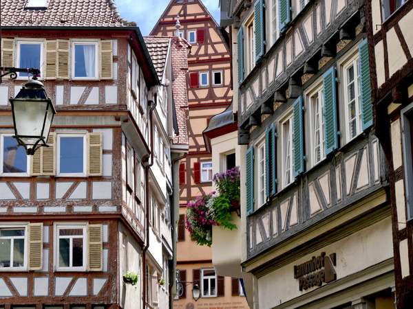 Tübingen Stare domy z muru pruskiego na starym mieście puzzle online