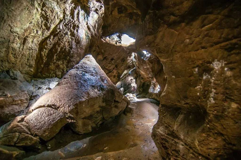 Jaskinia w górach Harz w Turyngii puzzle online