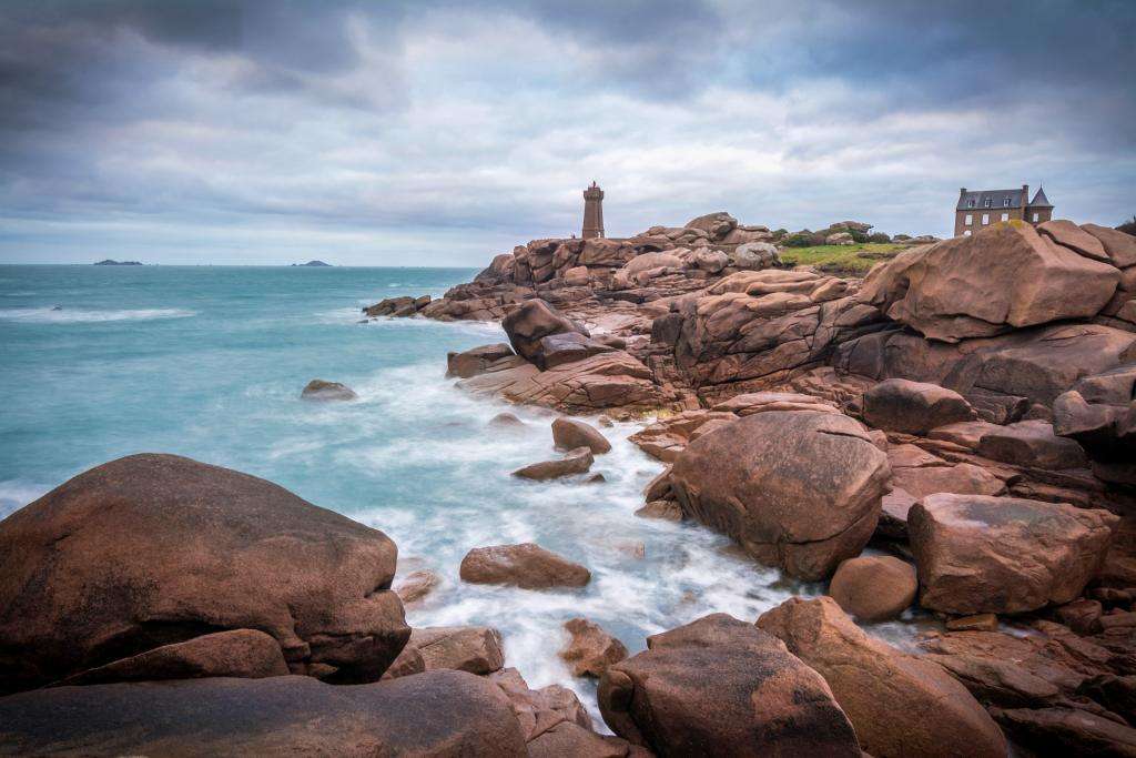Bretania Pink Granite Rocks Coast puzzle online