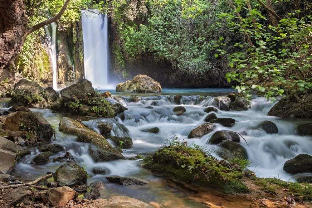 Wodospad Banias na górze Hermon puzzle online