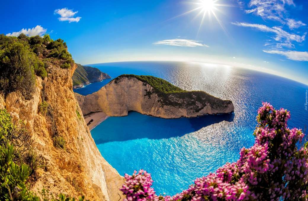 plaża nowajo na greckiej wyspie puzzle online