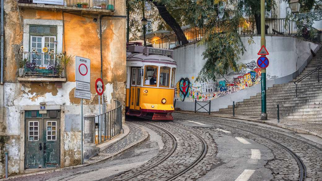 Wagon kolejowy Lizbona Portugalia puzzle online