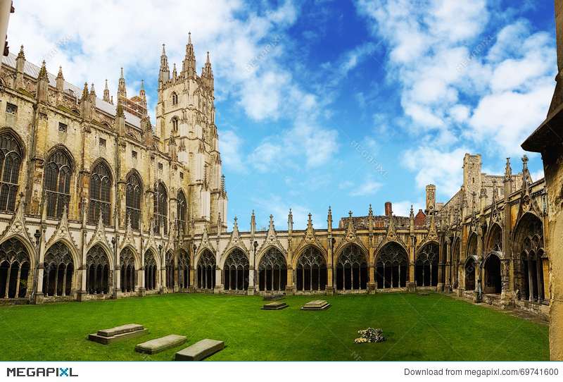 Dziedziniec katedry w Canterbury z krużgankami puzzle online