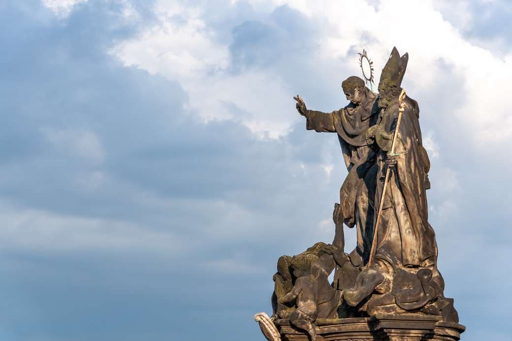 Rzeźba na Moście Karola w Pradze, Czechy. puzzle online