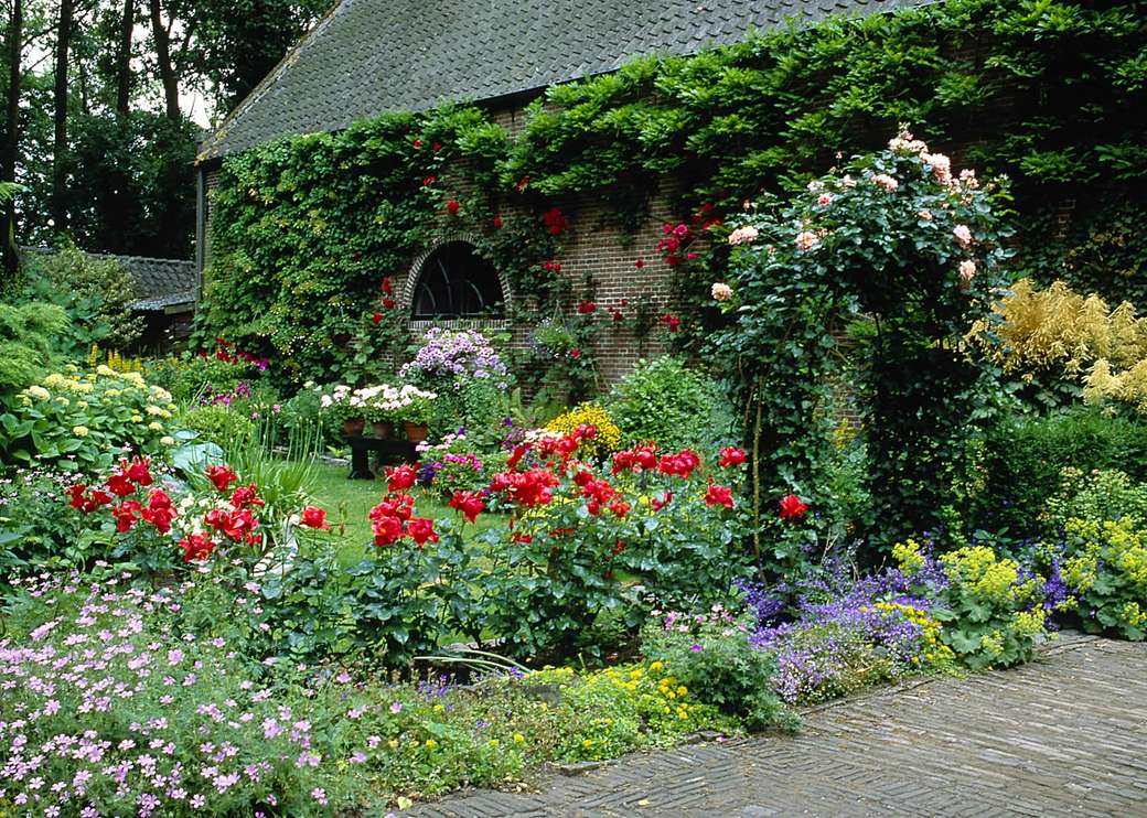 Cottage Garden England puzzle online