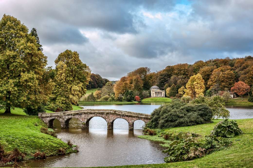 Krajobraz parku ogrodowego w Anglii puzzle online