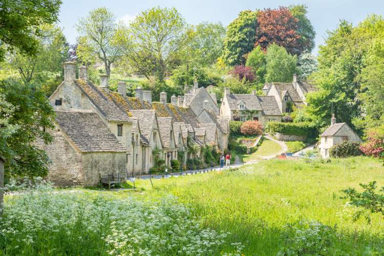 Cotswold Bibury w Anglii puzzle online