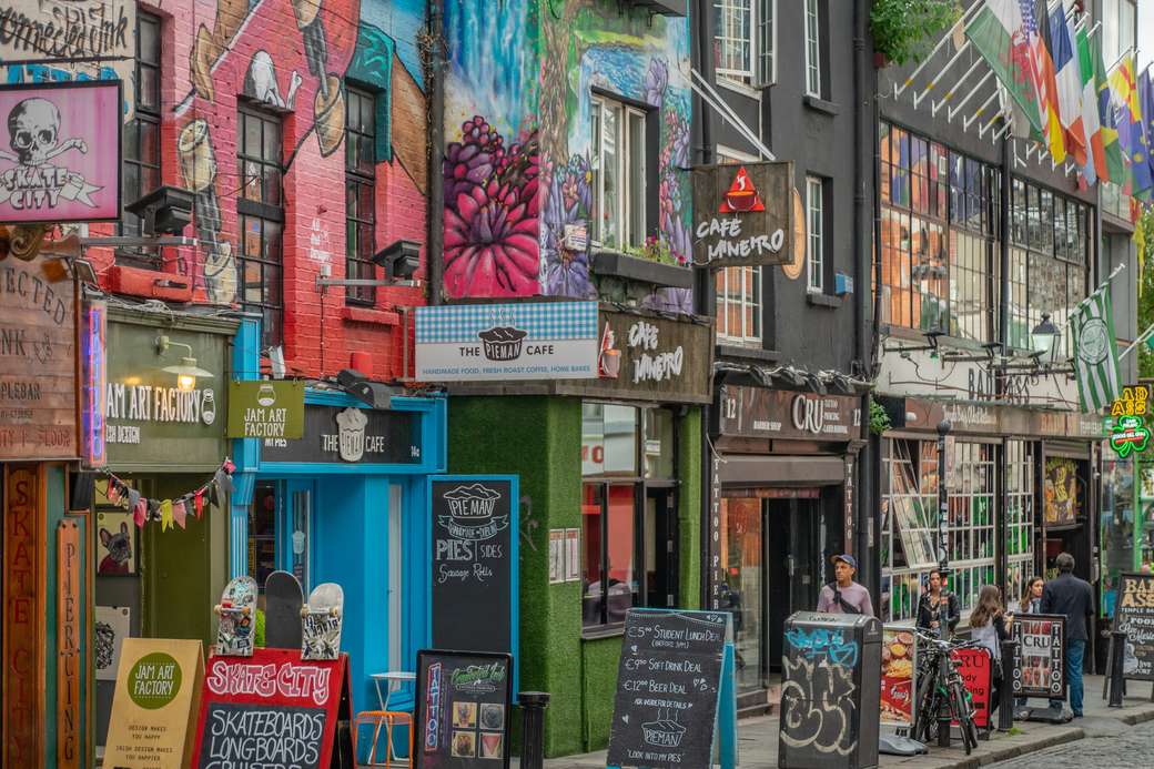 Dublin Town Centre Kolorowe domy puzzle online