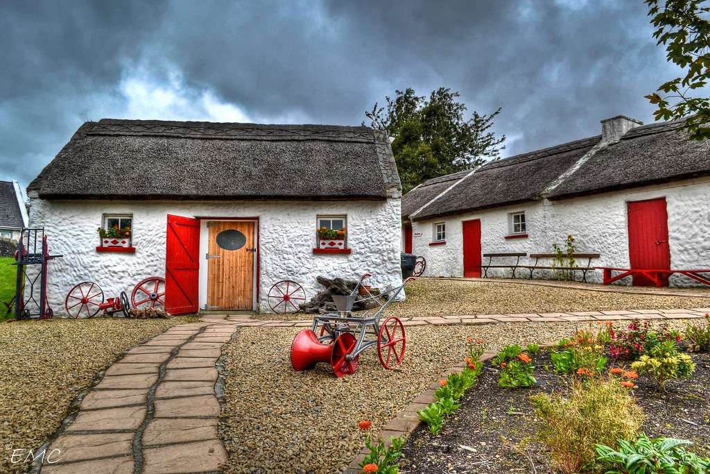 Urocze domki w Irlandii puzzle online