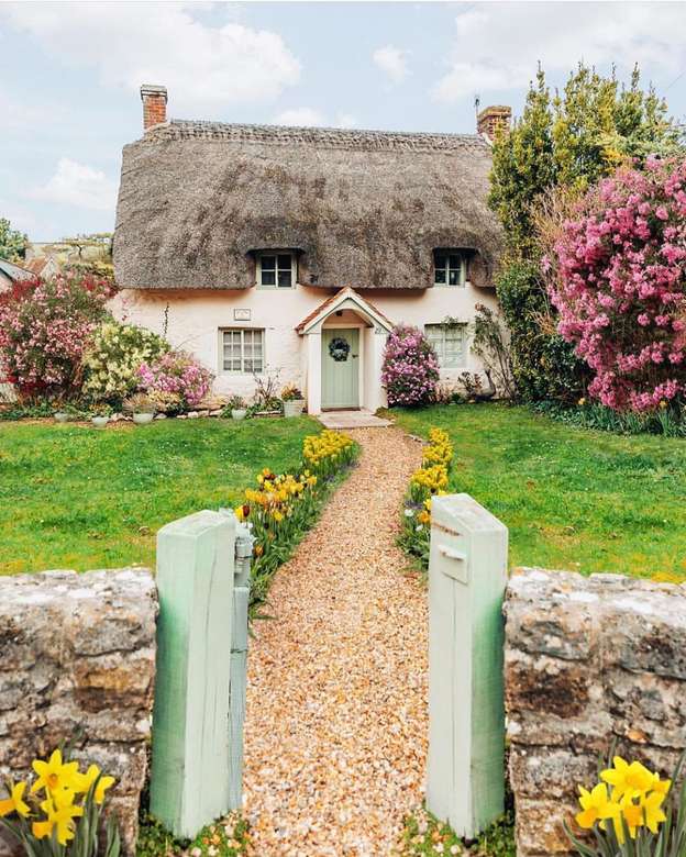 Ładny domek w Anglii puzzle online