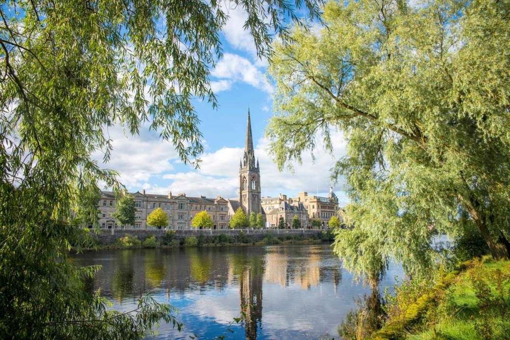 Perth River Tay Church Saint Matthews w Szkocji puzzle online