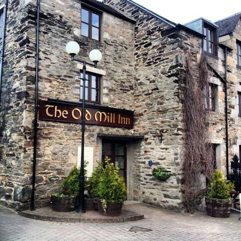 Pitlochry Highlands The Old Mill Inn w Szkocji puzzle online