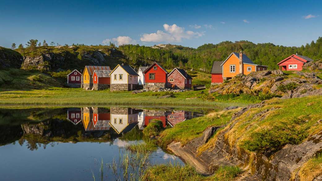 Domy w Norwegii Hardangerfjord puzzle online