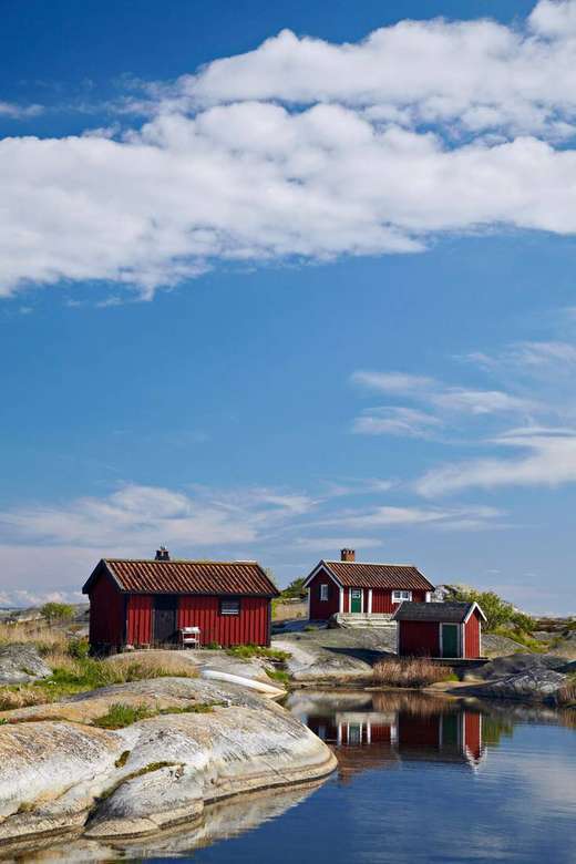 Czerwone domy na wybrzeżu Szwecji puzzle online