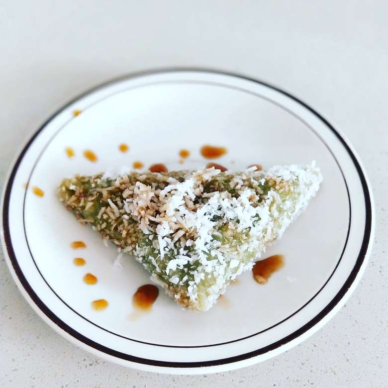 Kue Lupis, indonezyjski deser z ciasta ryżowego puzzle online