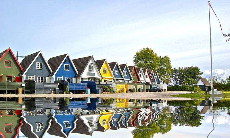 Miasto Odense w Danii Kolorowe domy puzzle online