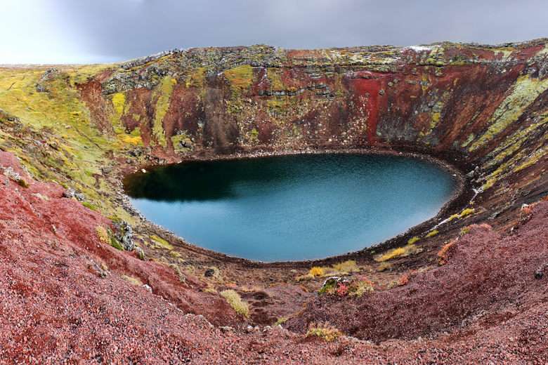 Jezioro kraterowe wulkanu na Islandii puzzle online