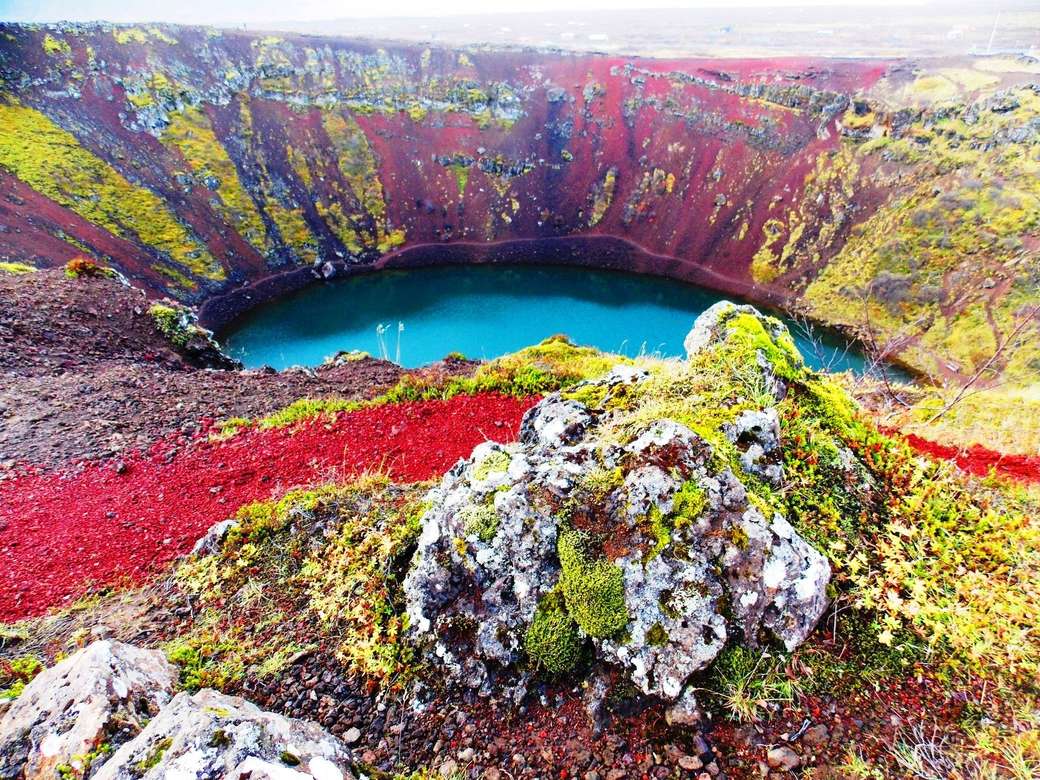 Jezioro kraterowe wulkanu na Islandii puzzle online