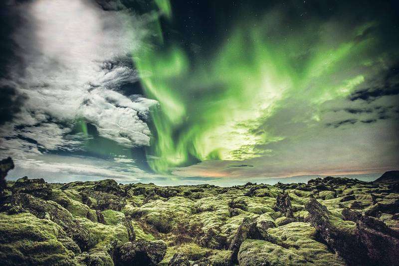 Wyjątkowy krajobraz Islandii w zorzy polarnej puzzle online