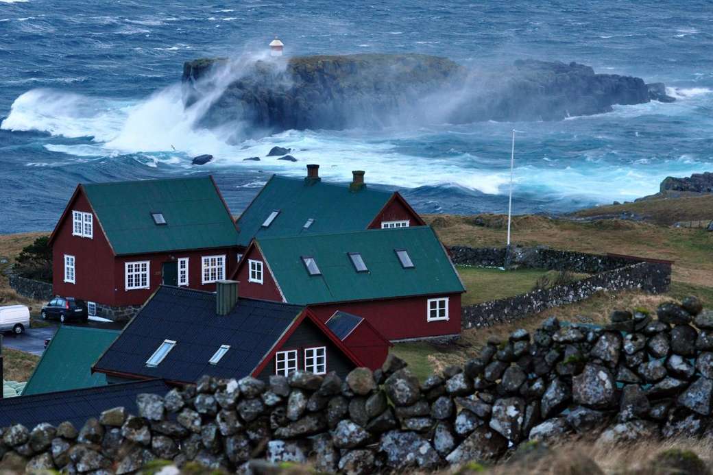 Domy na wybrzeżu Wysp Owczych puzzle online