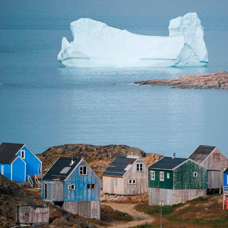 Kolorowe domy na Grenlandii i krze puzzle online