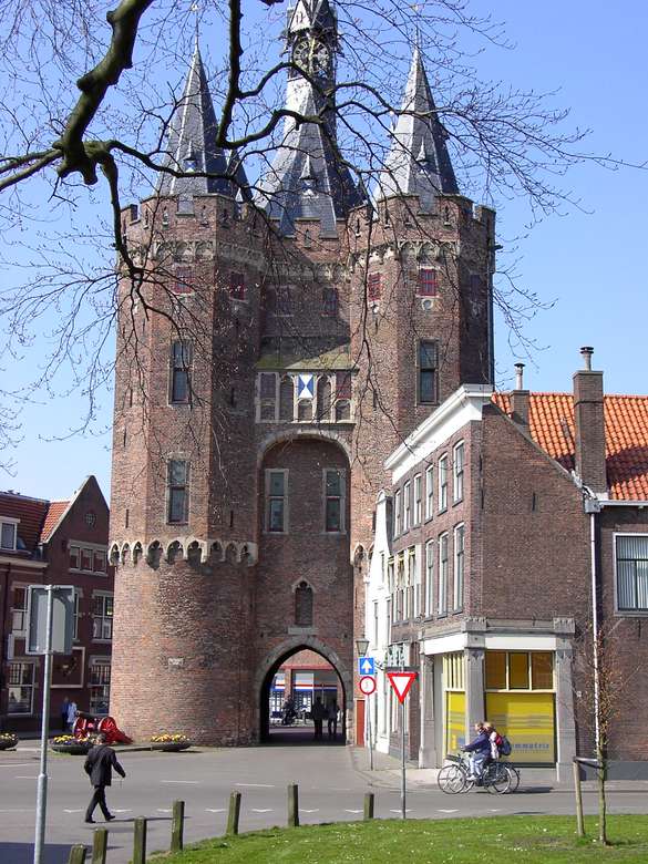 Zwolle Sassenpoort w Holandii puzzle online