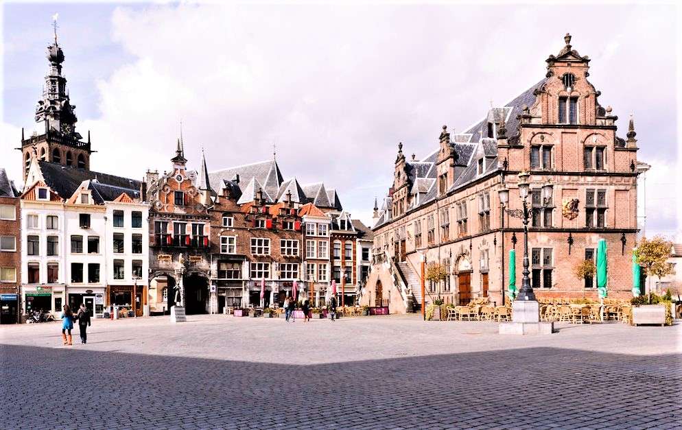 Miasto Nijmegen w Holandii puzzle online