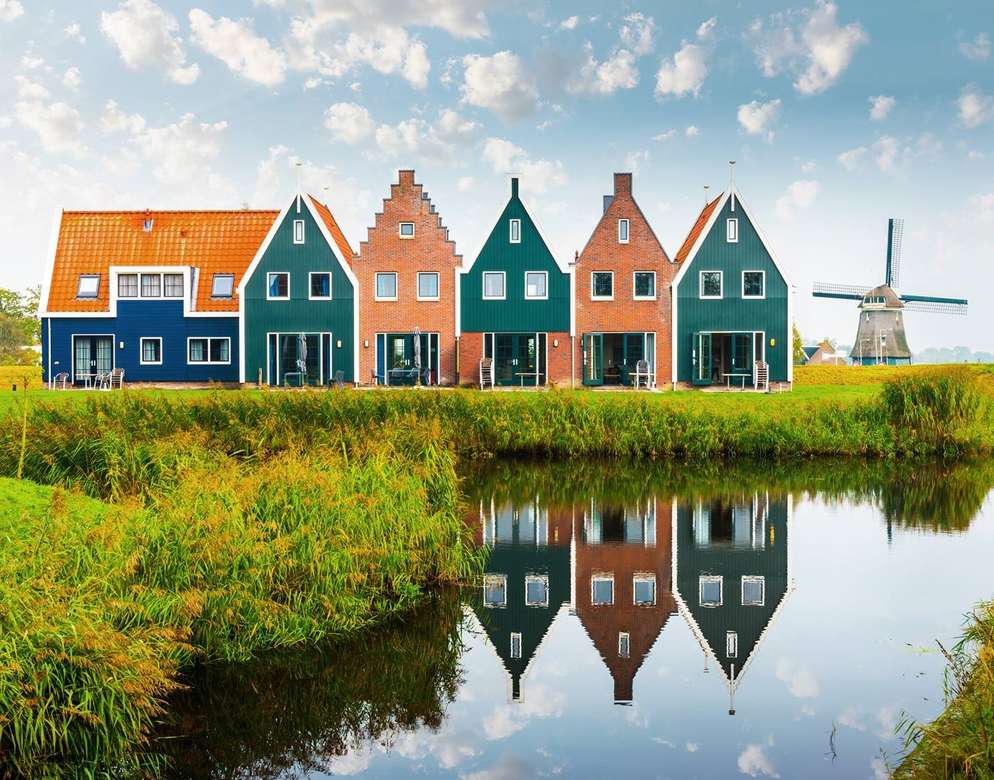 Domy i wiatrak w Holandii puzzle online