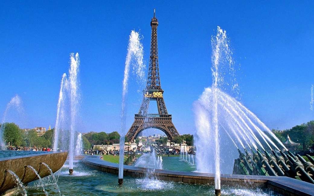 paryż- wieża ajfla, fontanny puzzle online