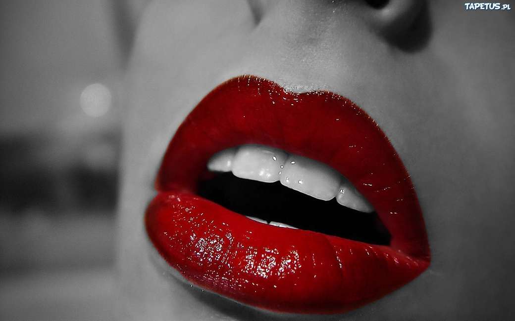czerwone usta u kobiety puzzle online