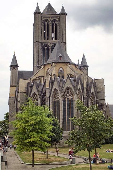 Kościół św.Mikołaja w Gandawie Belgia puzzle online