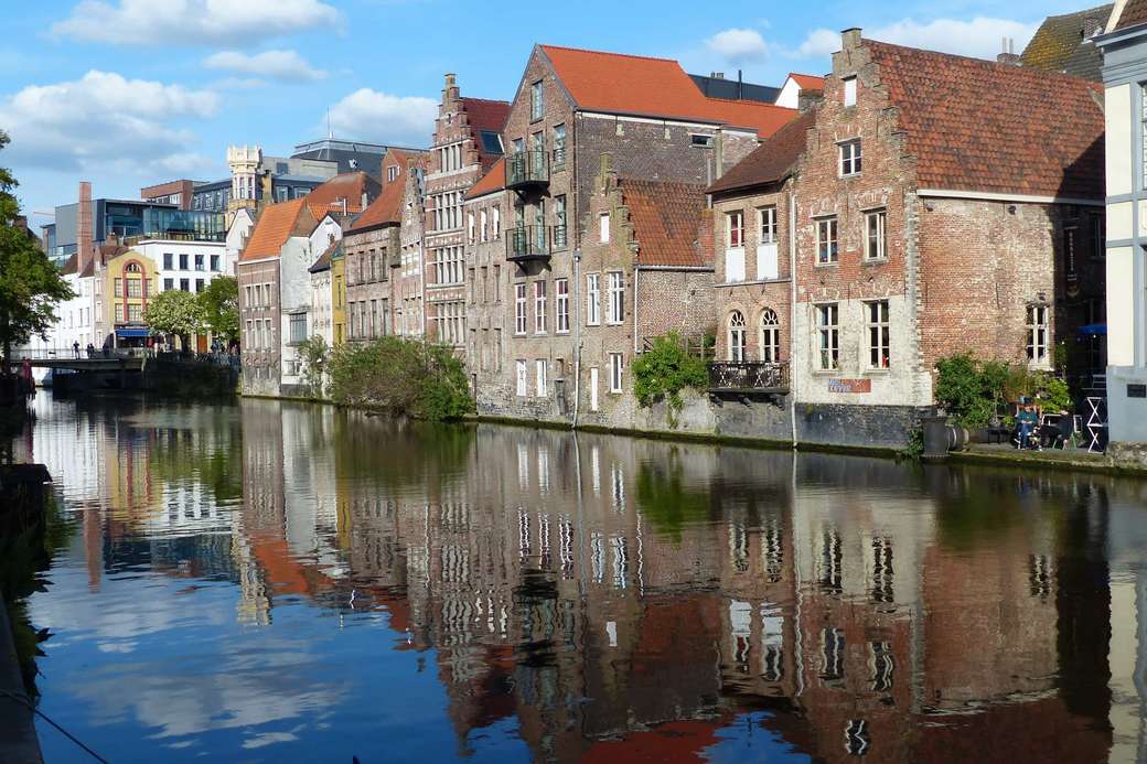 Domy w Gandawie nad kanałem belgijskim puzzle online