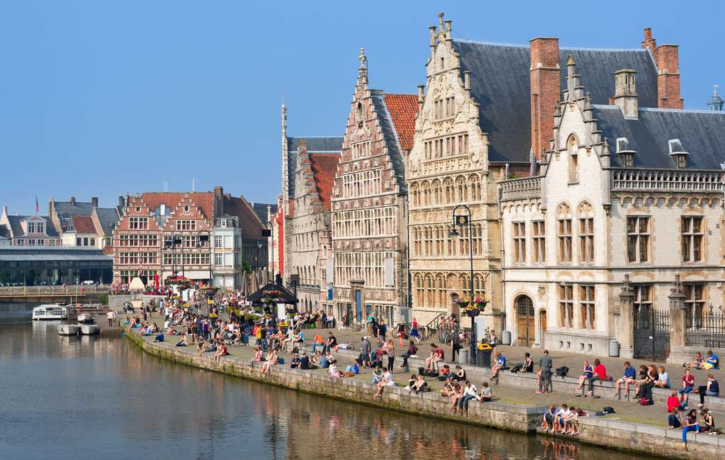 Domy nad kanałami Gandawy w Belgii puzzle online