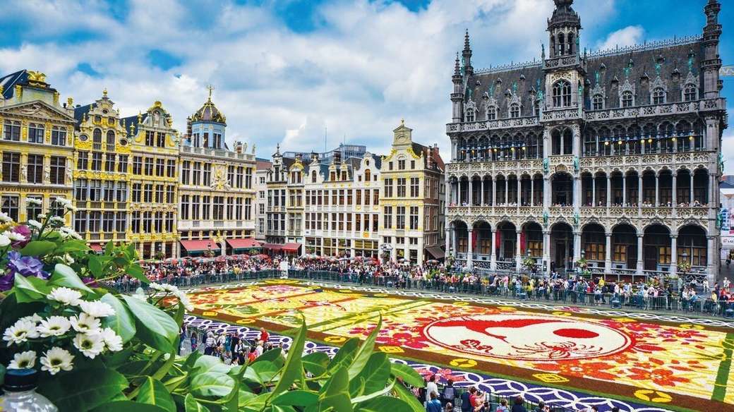 Kwiatowy dywan w centrum Brukseli puzzle online