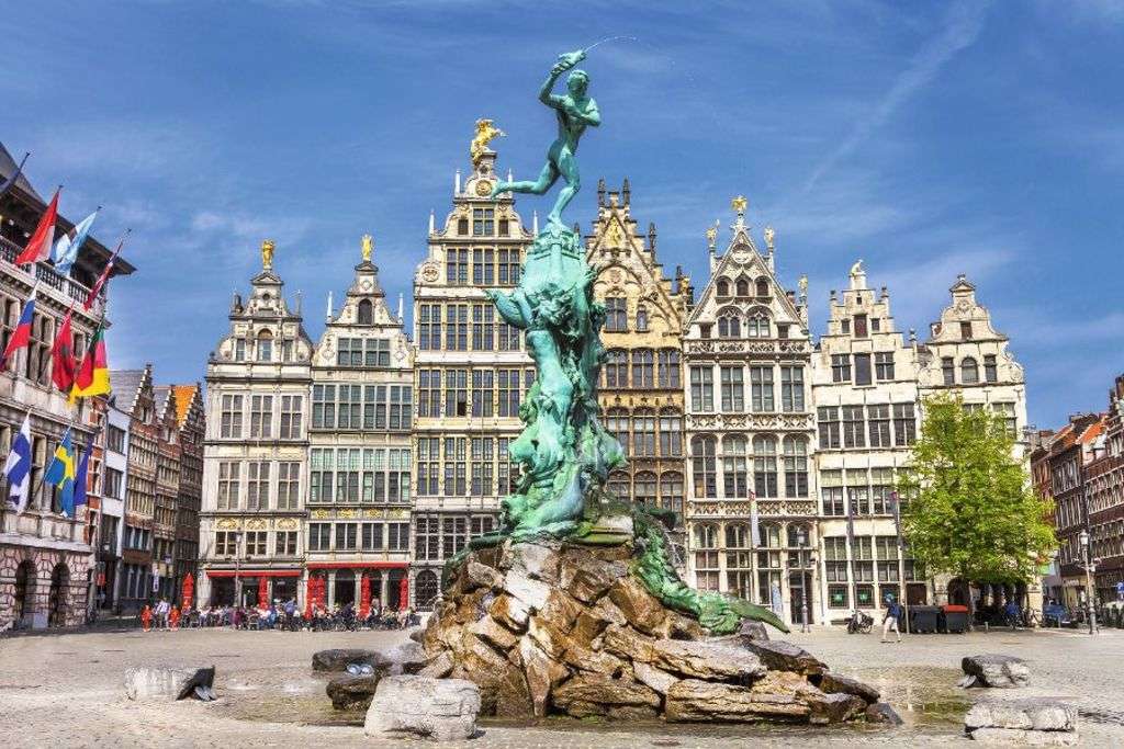 Zabytkowe budynki Antwerpii puzzle online