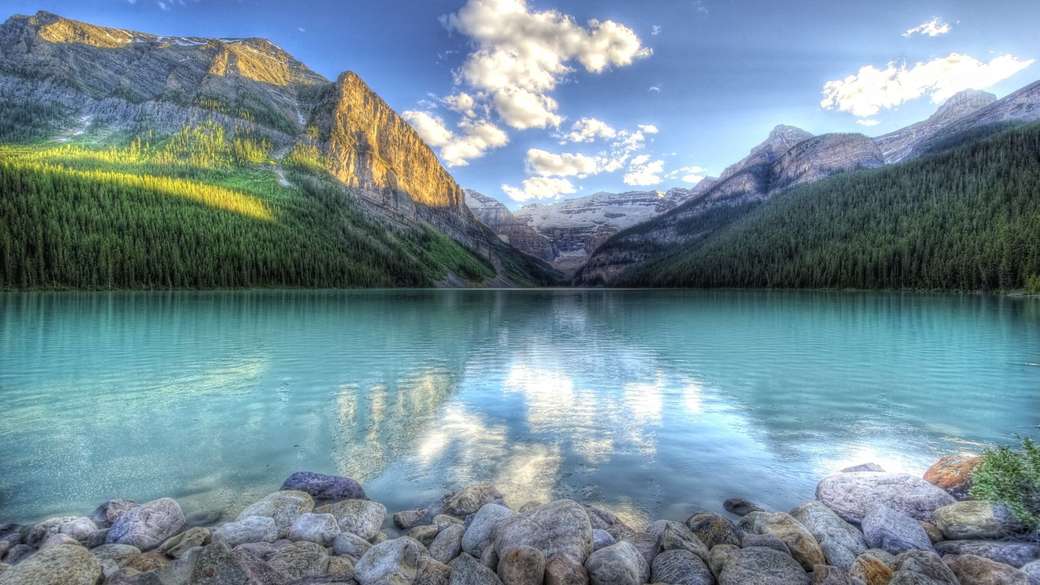 Piękne jezioro i góry puzzle online