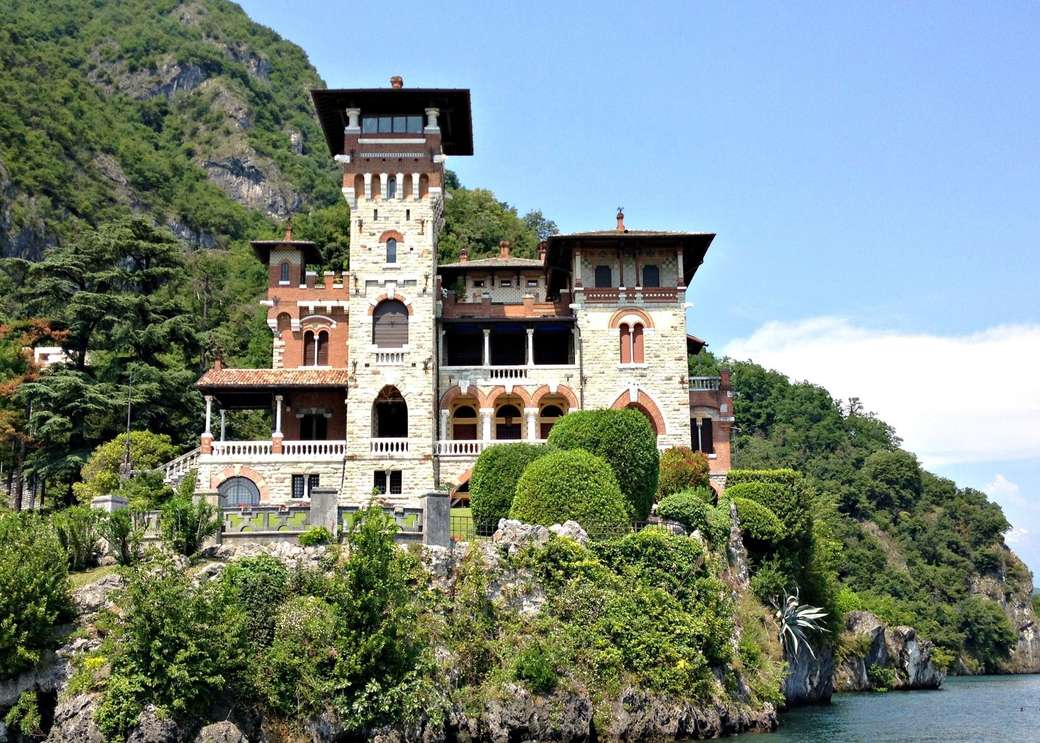 Villa Gaeta nad jeziorem Como puzzle online