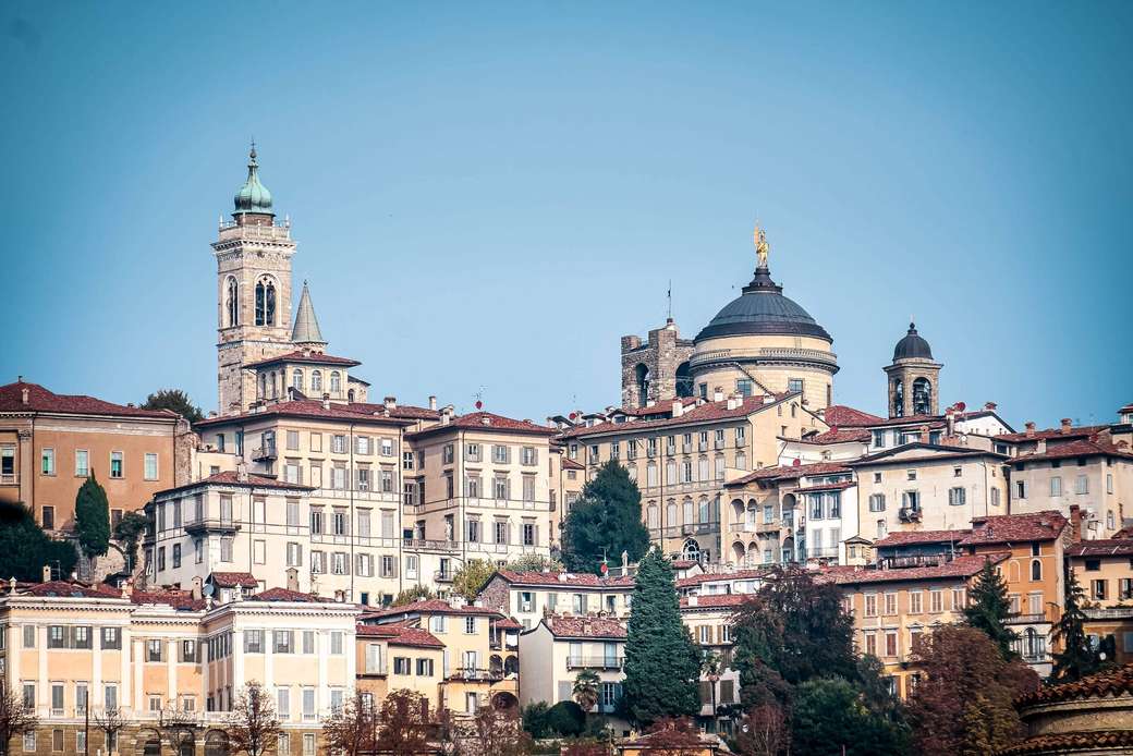 Widok na Bergamo Lombardię puzzle online