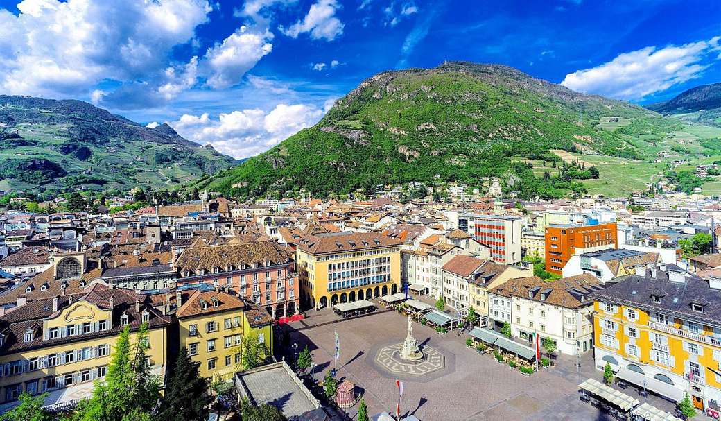 Miasto Bolzano w Południowym Tyrolu puzzle online