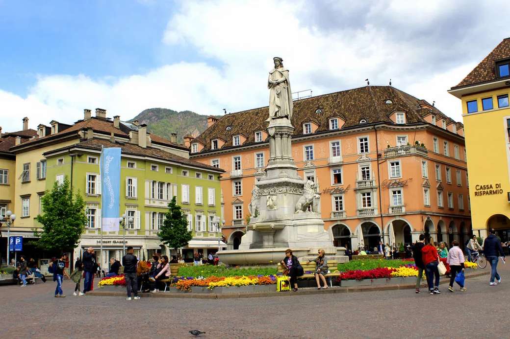 Centrum miasta Bolzano w Południowym Tyrolu puzzle online