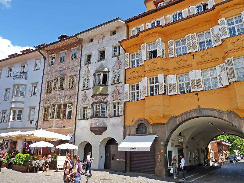 Centrum miasta Bolzano Południowy Tyrol puzzle online