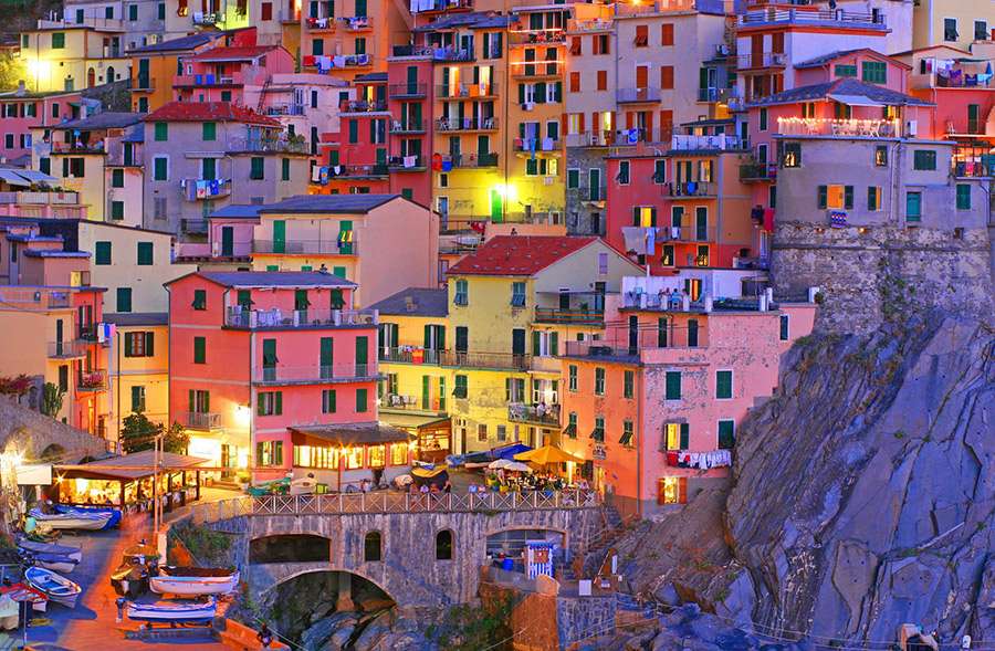 Manarola nocą Riomaggiore Liguria Włochy puzzle online