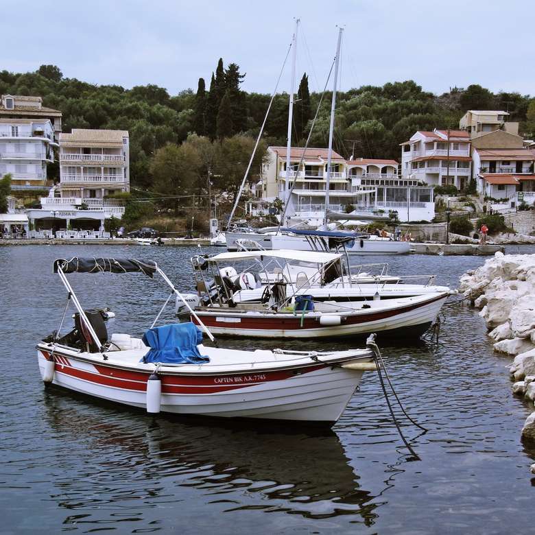 Port Kassiopi, Korfu, Grecja puzzle online