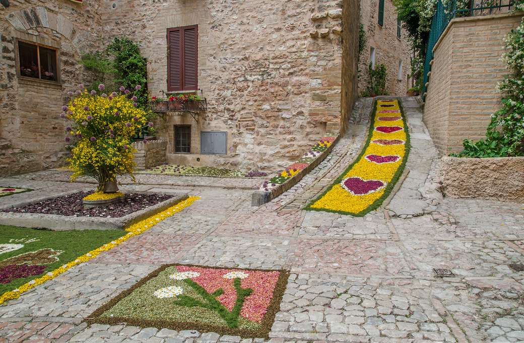 Kwiatowe dywany Spello na Corpus Christi we Włoszech puzzle online