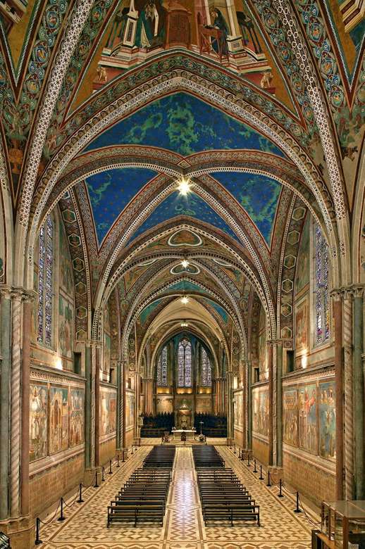 Wnętrze katedry w Asyżu Umbria, Włochy puzzle online