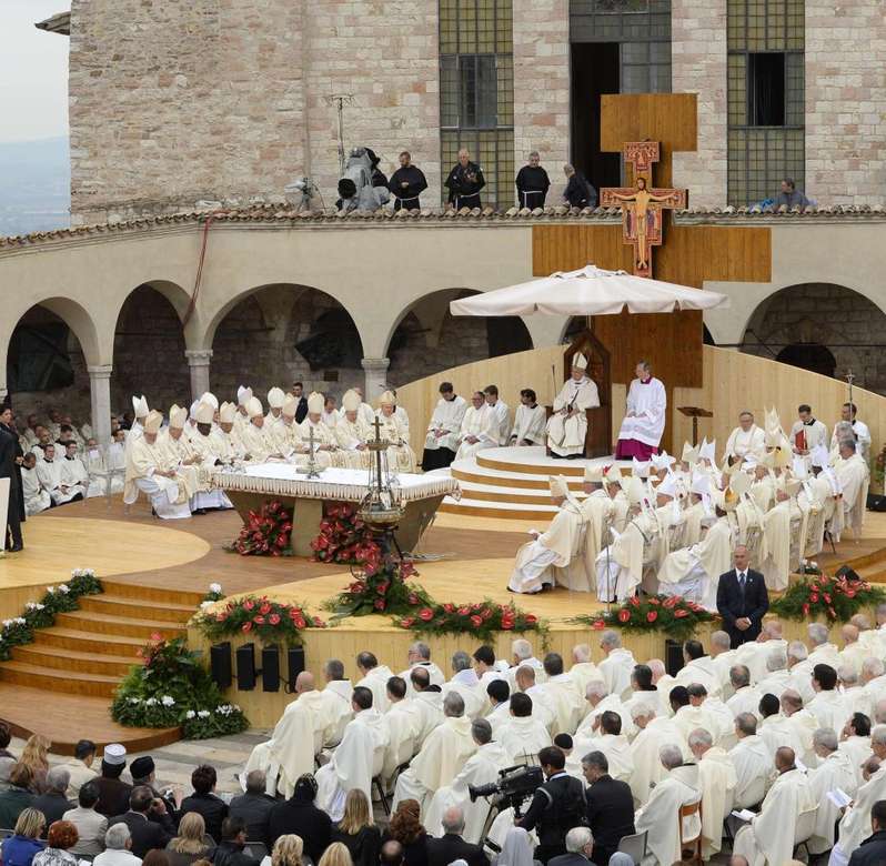 Nabożeństwo Papieża Franciszka Katedra w Asyżu puzzle online