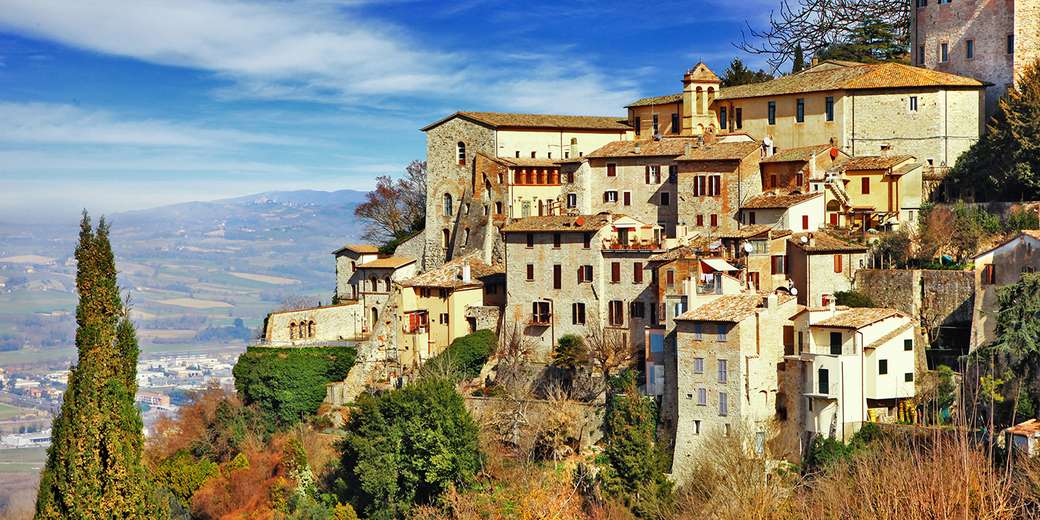 Miasto Todi w Umbrii we Włoszech puzzle online