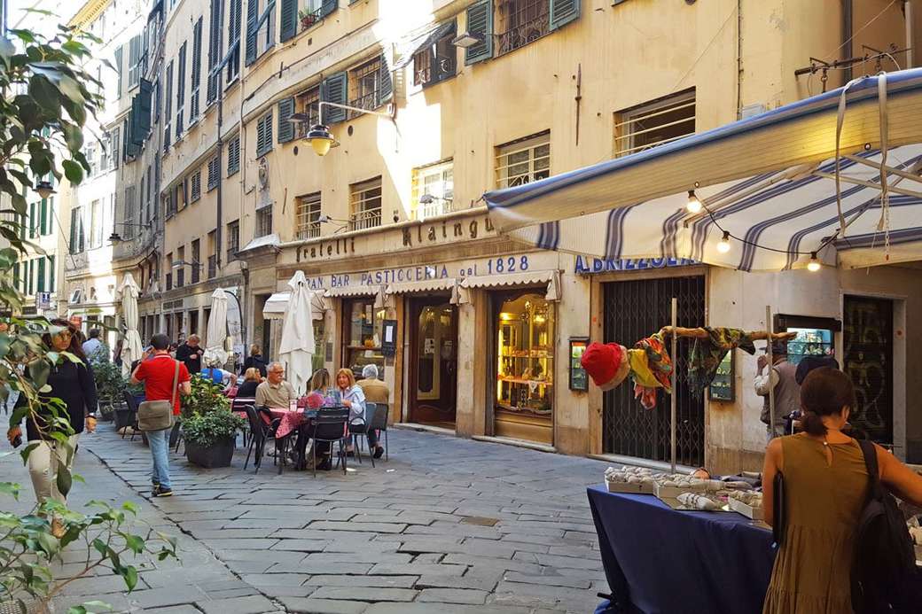 Stare miasto w Genui, Liguria, Włochy puzzle online